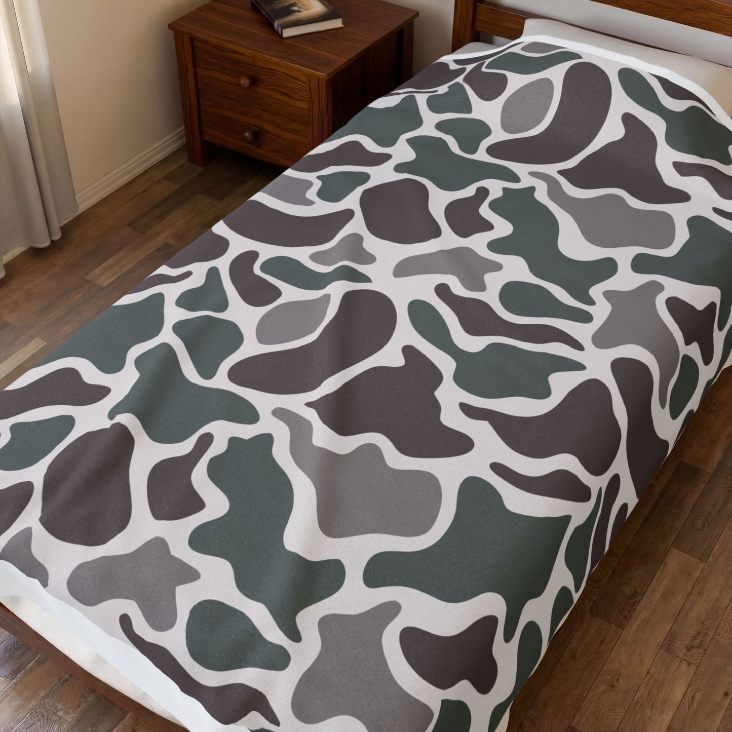 Camo Pattern Velveteen Plush Blanket