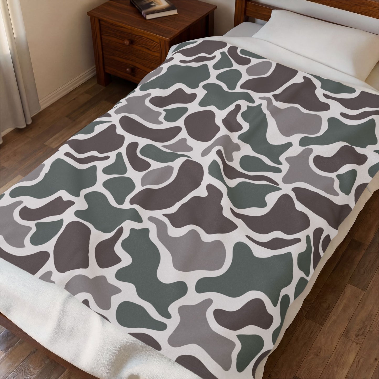 Camo Pattern Velveteen Plush Blanket